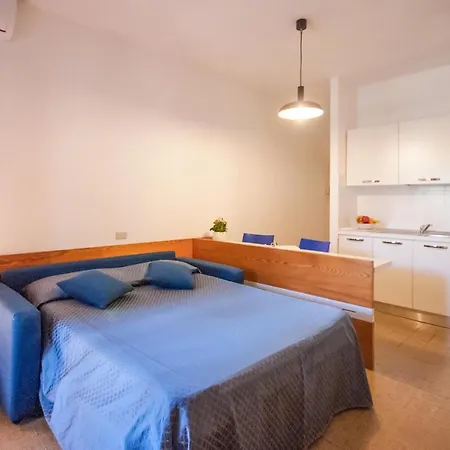 Apartament Beautiful In Li With Lacona